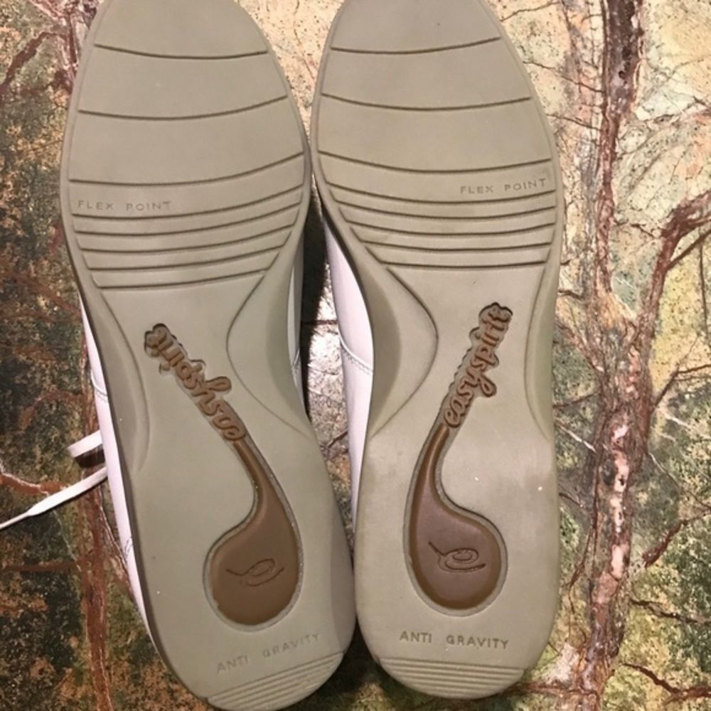Easy Spirit white leather shoes - Picture 6 of 6